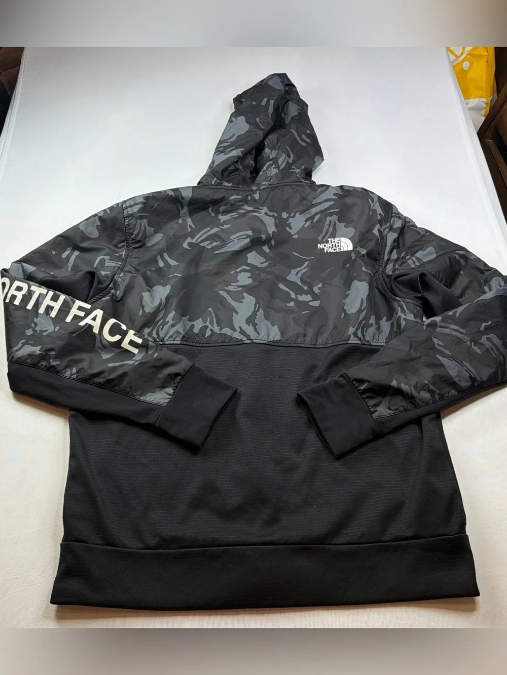 The North Face Men’s Medium Camo Full Zip Hooded Jacket Black Gray Logo Sleeve